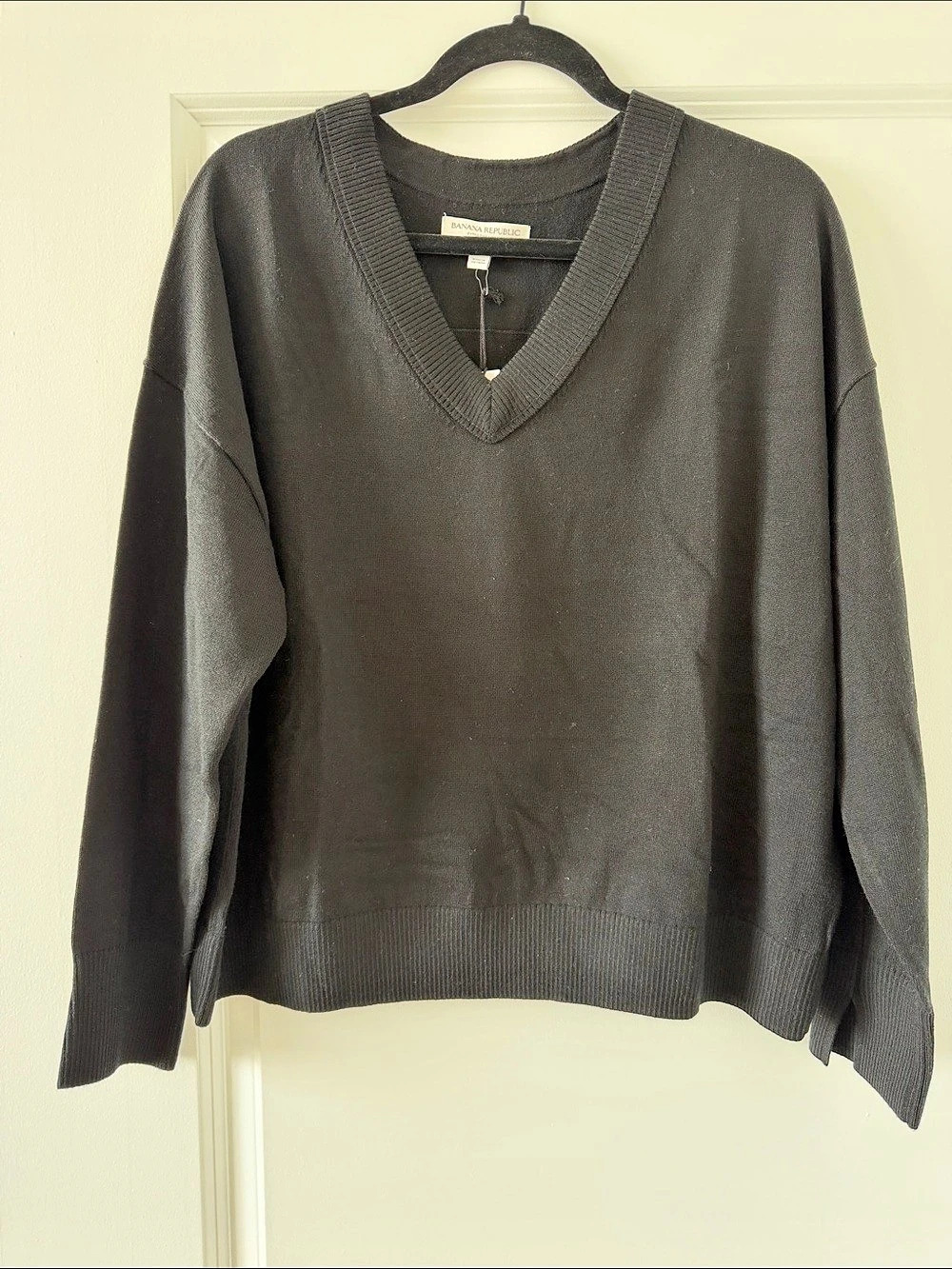Banana Republic Merino V-Neck Sweater Black Medium